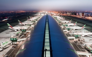 الصورة: عودة العمليات التشغيلية في مطار دبي الدولي إلى وضعها الطبيعي