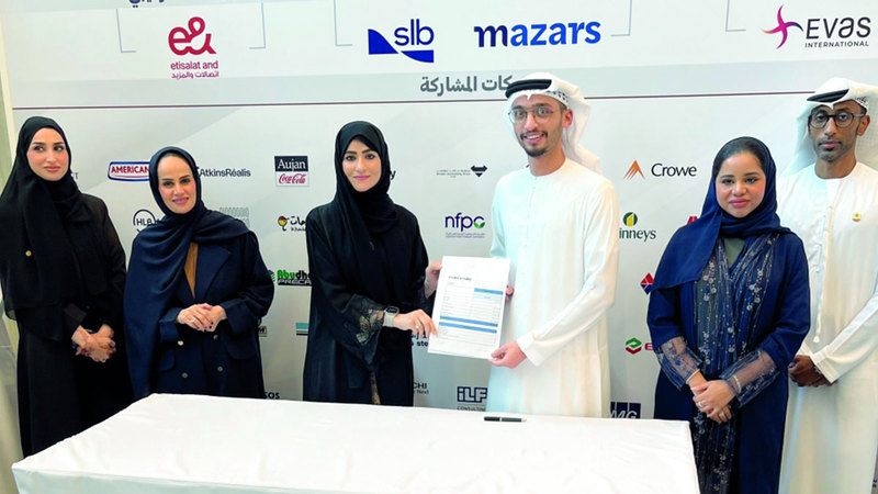 راشد الخضر وقع عقداً مع شركة خاصة بالاستشارات الهندسية. الإمارات اليوم