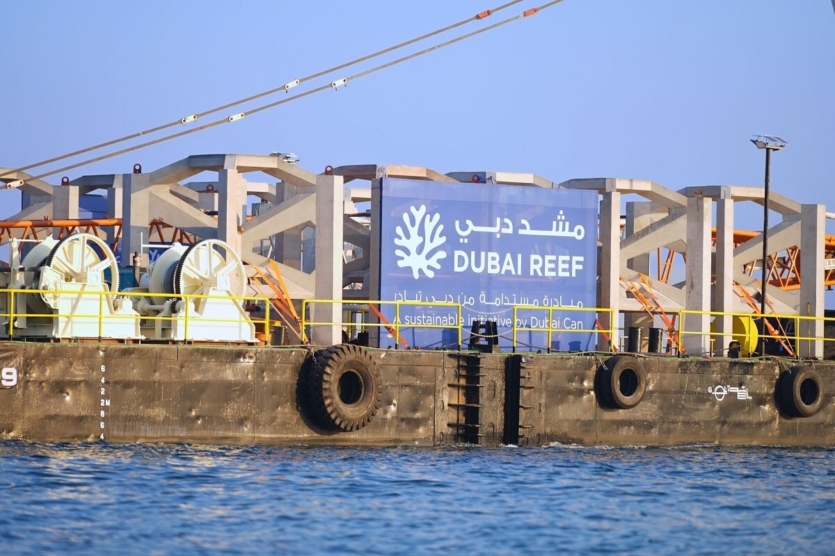 حمدان بن محمد يدشن مشروع "مشد دبي" بإطلاق الدفعة التمهيدية من وحدات الشعاب  البحرية
