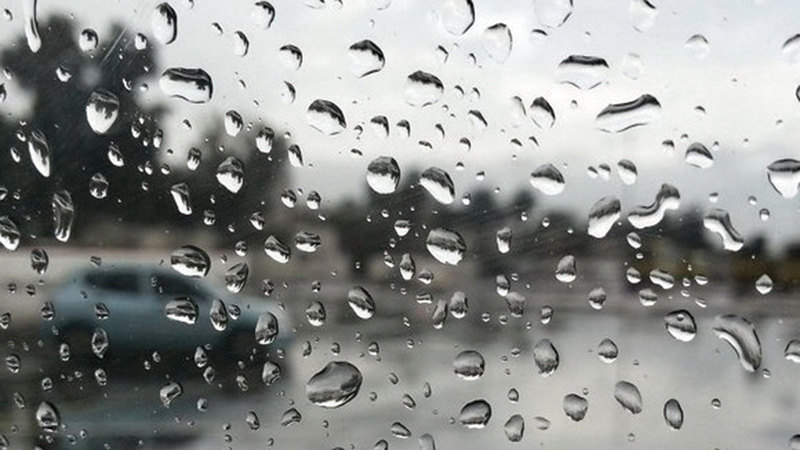 كميات السحب تقل تدريجياً يومي الجمعة والسبت مع استمرار فرصة سقوط أمطار. أرشيفية