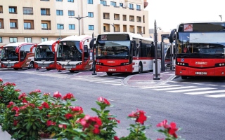 الصورة: "طرق دبي": تعليق مؤقت لخدمة الحافلات عبر المدن بسبب الأحوال الجوية