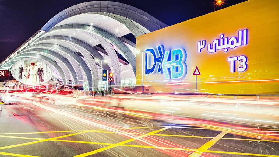 مطارات دبي: تحويل مسار 5 رحلات وإلغاء 13 رحلة بسبب الظروف الجوية