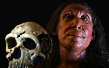 الصورة: إعادة تكوين رأس امرأة "نياندرتال" عمرها 75 ألف سنة