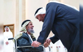 الصورة: رئيس الدولة يواصل تقبل التعازي في وفاة طحنون بن محمد من وفود الدول الشقيقة والصديقة وجموع المُعزّين