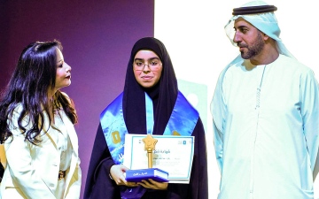 الصورة: «زهراء» بطلة تحدي القراءة العربي في البحرين