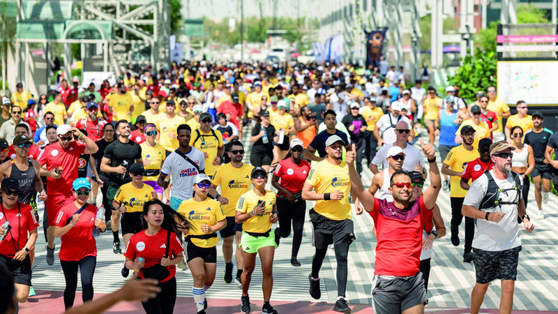 شارك أكثر من 2400 متسابق من الرجال والسيدات في النسخة الـ11 من سباق «أجنحة من أجل الحياة» العالمي الذي استضافته مدينة إكسبو دبي، بالتزامن مع جولات أُقيمت في التوقيت ذاته بمختلف أنحاء العالم، ويهدف إلى جمع التبرعات، لدعم أبحاث علاج إصابات النخاع الشوكي.