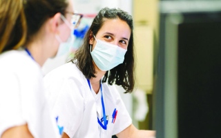 الصورة: انضمام دفعة من الممرضين والممرضات المواطنين إلى «دبي الصحية»