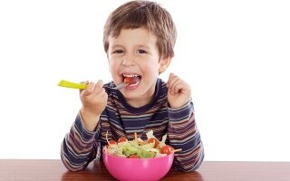 الصورة: نصائح لتشجيع طفلك على تناول الطعام الصحي