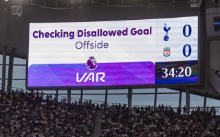 الصورة: ليفربول يرفض إلغاء تقنية الفيديو في الدوري الإنجليزي