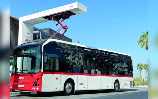 الصورة: إدراج مناطق جديدة ضمن خطوط الحافلات الكهربائية في دبي