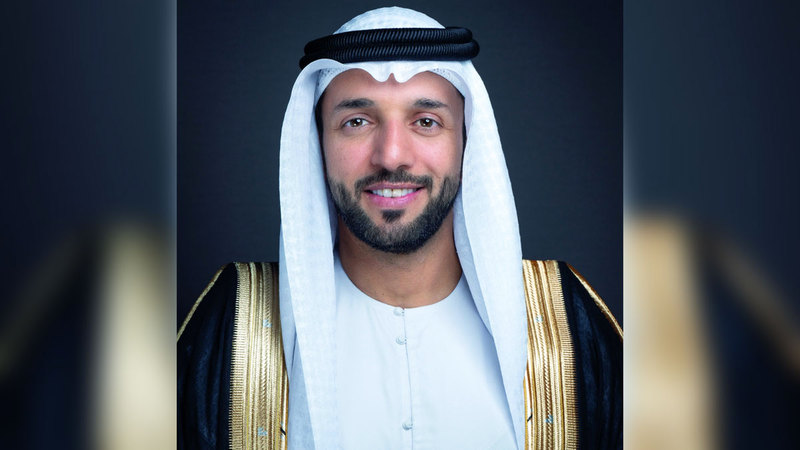 سلطان النيادي.