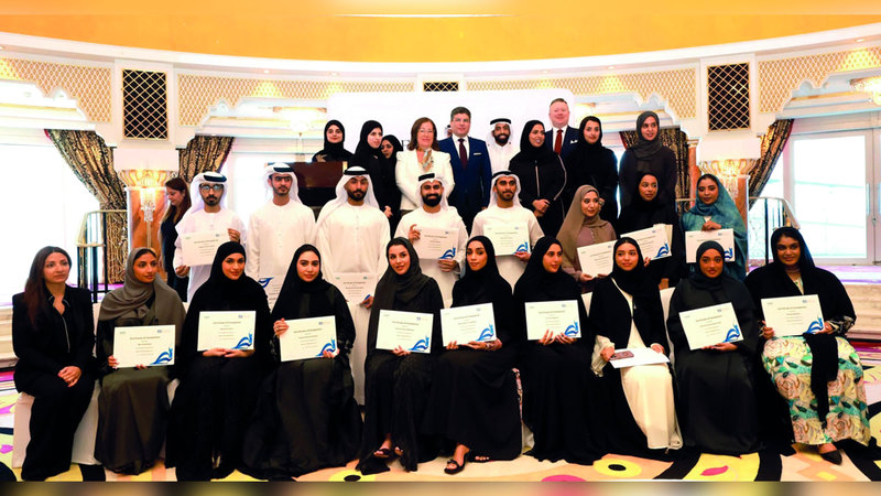 خريجو برنامج &laquo;كفاءات الضيافة&raquo; لـ&laquo;مجموعة جميرا&raquo;. من المصدر