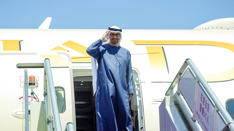 محمد بن زايد خلال مغادرته بكين في ختام زيارة دولة للصين. وام