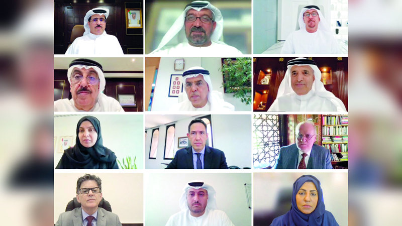 أحمد بن سعيد خلال ترؤسه الاجتماع الـ82 للمجلس الأعلى للطاقة في دبي الذي عقد عن بُعد. من المصدر