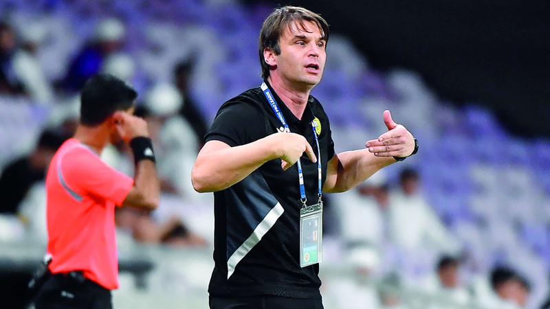 ميلوش ميلوييفيتش باقٍ مع الوصل بعد الفوز بثنائية الدوري والكأس. من المصدر