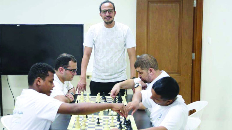 تنطلق، اليوم، بطولة صيف الشارقة للشطرنج السريع الخاطف، ضمن برنامج النشاط الصيفي لنادي الثقة للمعاقين بشعار «عطلتنا غير»، بالتعاون مع نادي الشارقة للشطرنج وإشراف مجلس الشارقة الرياضي، وبمشاركة 100 لاعب ولاعبة.