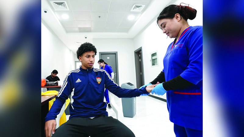 أجرى اتحاد كرة القدم، أمس، فحوصاً طبية للاعبي ولاعبات المنتخبات الوطنية للناشئين والناشئات والشابات في المنطقة الطبية بمقر الاتحاد في دبي، للتأكد من سلامتهم قبل بداية الموسم الكروي.