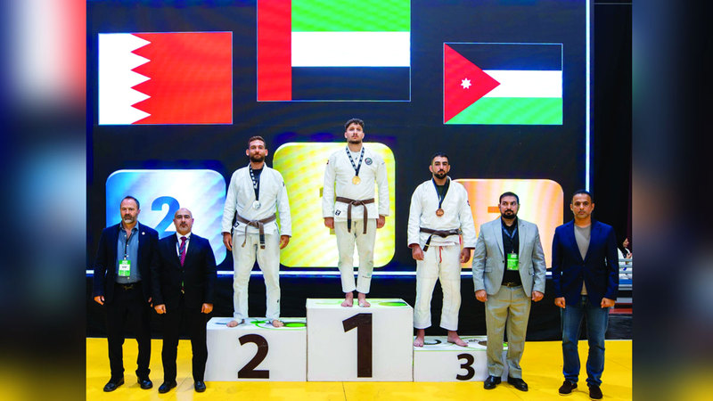 اختتم أبطال الجوجيتسو مشاركتهم في بطولة غرب آسيا للجوجيتسو، في العاصمة الأردنية عمّان، أمس، متوجين بتسع ميداليات جديدة، ليرفعوا رصيد المنتخب في البطولة إلى 24 ميدالية ملونة (11 ذهبية و8 فضيات، و5 برونزيات).