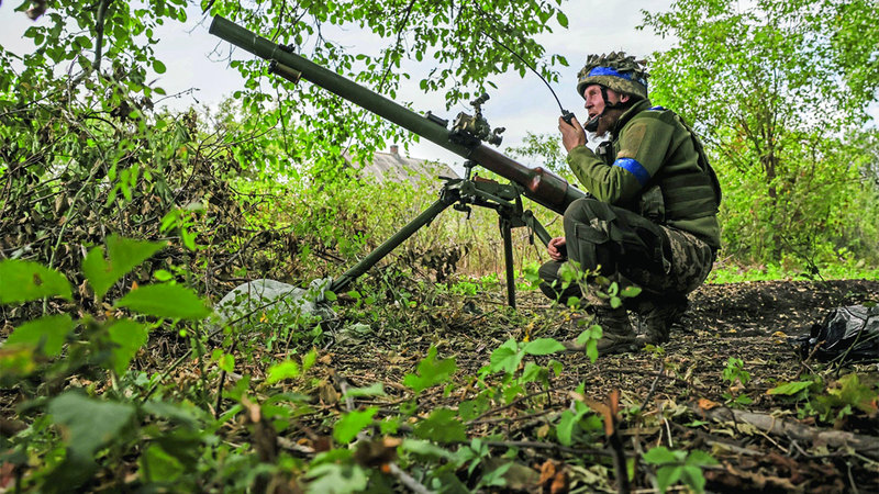 الأوكرانيون يعتمدون على المساعدة من حلفائهم في أوروبا والمجمع الصناعي العسكري الأميركي. أ.ب