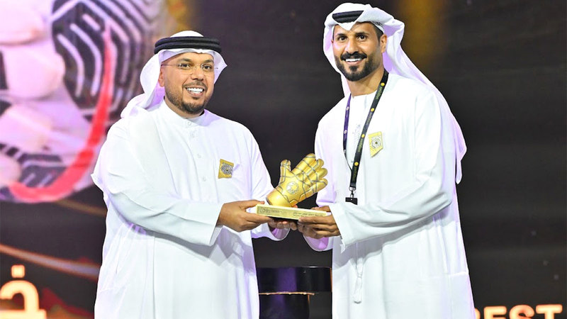 حارس مرمى الوصل خالد السناني حصل على جائزة القفاز الذهبي. من المصدر
