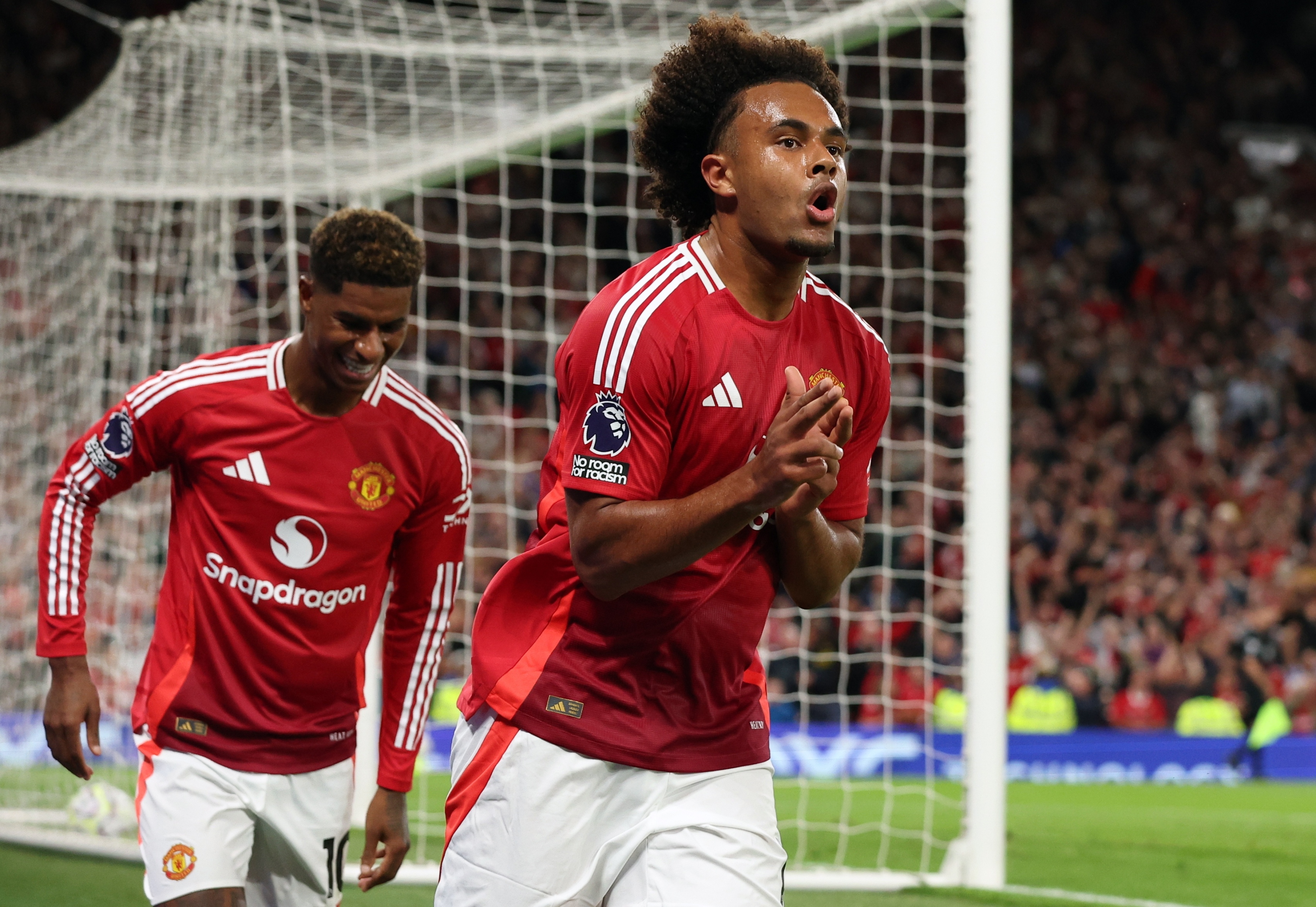 مانشستر يونايتد يحصد أول 3 في الدوري الإنجليزي بصعوبة