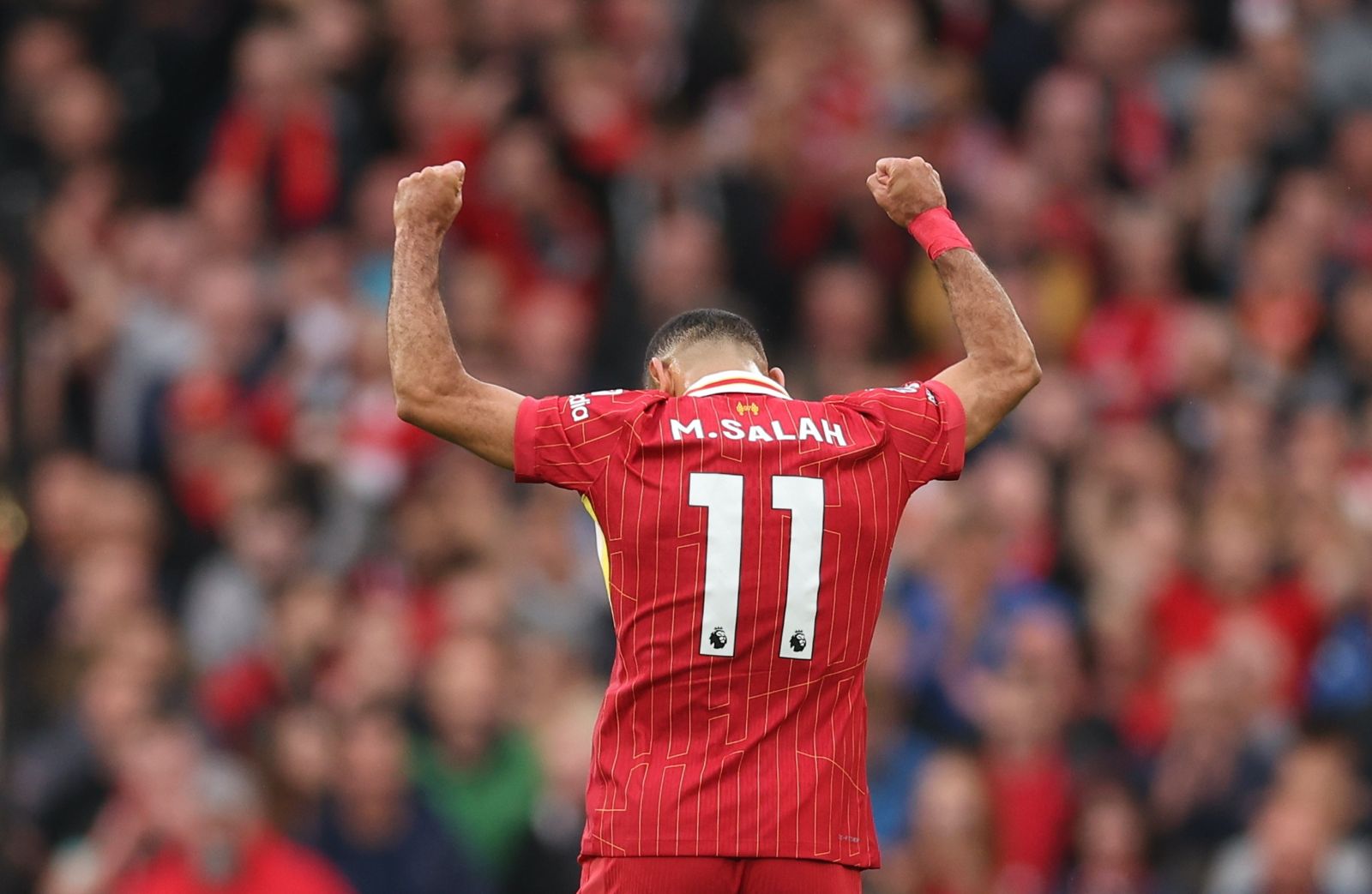 محمد صلاح يثير الجدل حول مستقبله مع ليفربول قبل قمة مانشستر يونايتد