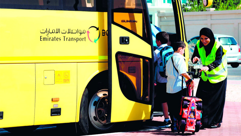 واجبات السائق تتمحور حول قيادة الحافلة والمحافظة عليها. من المصدر