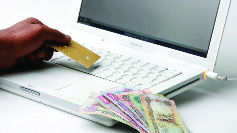 الرسوم وفوائد تحويل الـ«كاش» من البطاقة بسيطة مقارنة بـ «توب أب». تصوير: أشوك فيرما