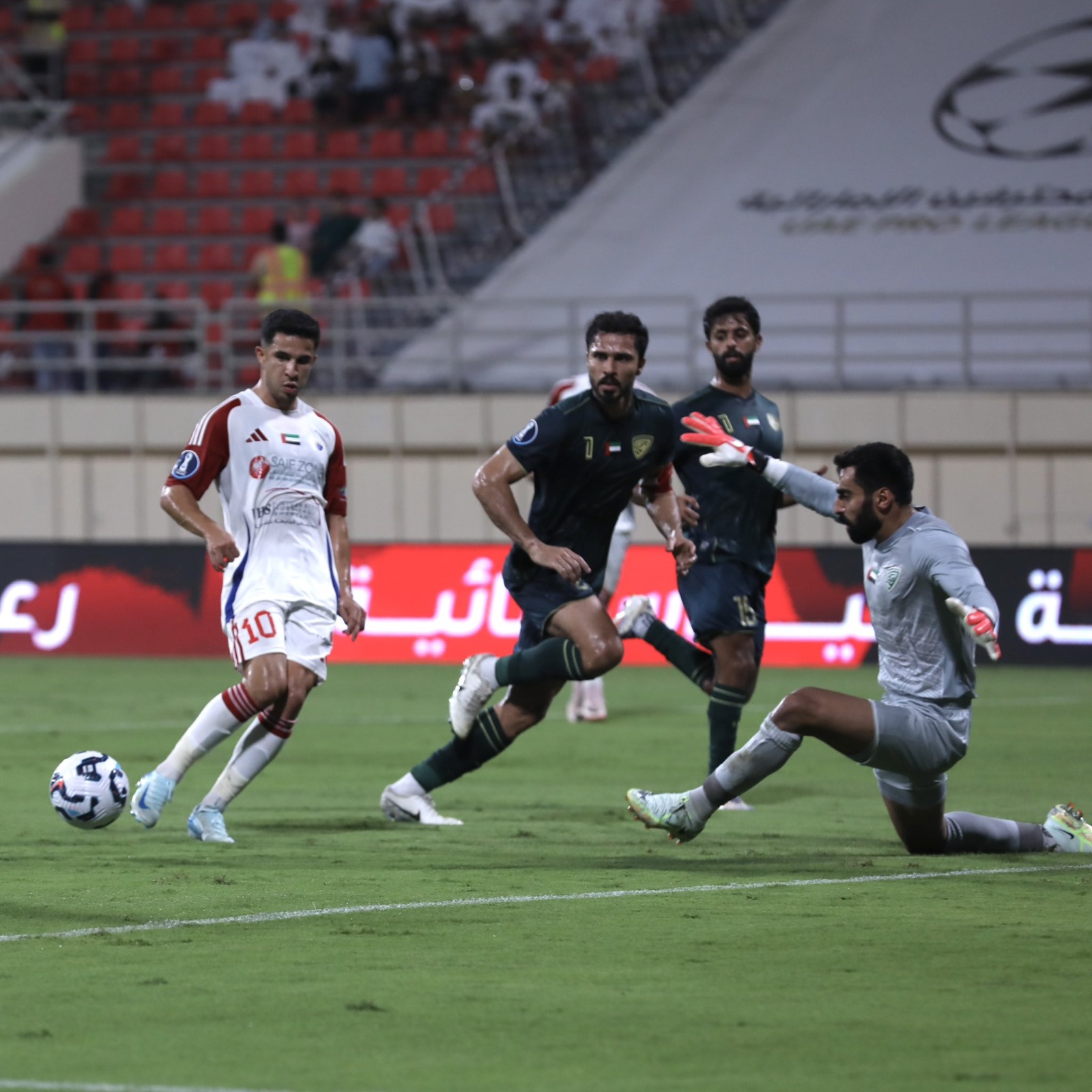 الشارقة يضرب موعدا مع الوحدة في ربع نهائي كأس المحترفين