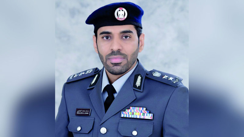 العقيد مسلم الجنيبي: الانشغال بغير الطريق مسبب رئيس للحوادث المرورية الجسيمة، لذلك يجب أن يكون السائق يقظاً ومنتبهاً.