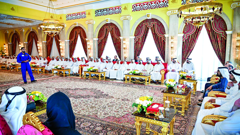 محمد بن راشد شهد خلال المجلس الأسبوعي محاضرة بعنوان &laquo;من الصحراء إلى الفضاء&raquo;. وام