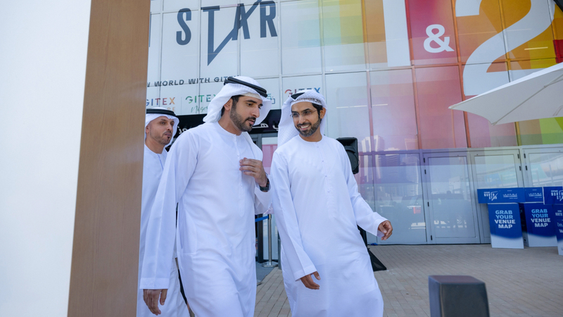 حمدان بن محمد خلال زيارة معرض &laquo;إكسباند نورث ستار 2024&raquo;. وام