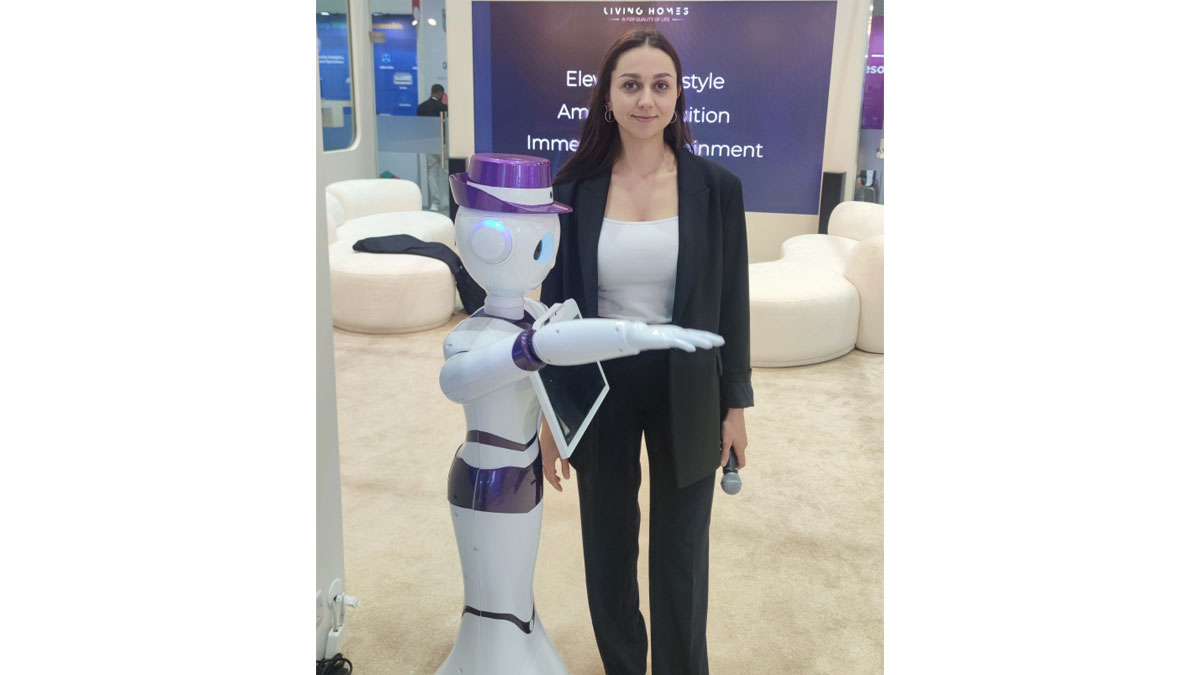 «روبوت » يعمل مديرة منزل ومستشارة
شخصية. الإمارات اليوم