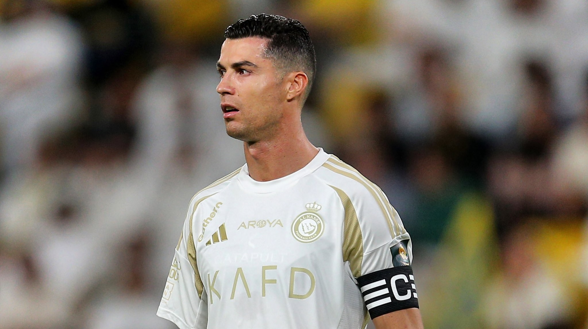 رونالدو يؤذي طفلاً بطريقة غير متوقعة.. جسدياً ومعنوياً (فيديو)