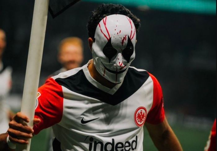 "هدف الهلع".. احتفال غريب للمصري مرموش في ألمانيا (فيديو)