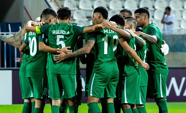 شباب الأهلي يعود بتعادل ثمين من الكويت