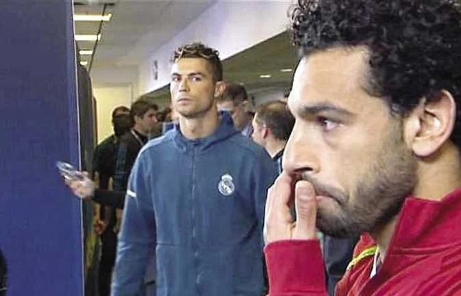 رونالدو ومحمد صلاح في فريق واحد!