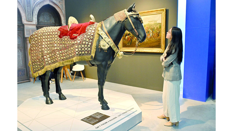 سرج حصان  للسلطان العثماني سليم الثالث مزيّن بـ1036 شكلاً مذهباً وأكثر من 500 نجمة فضية بثلاثة ملايين دولار.