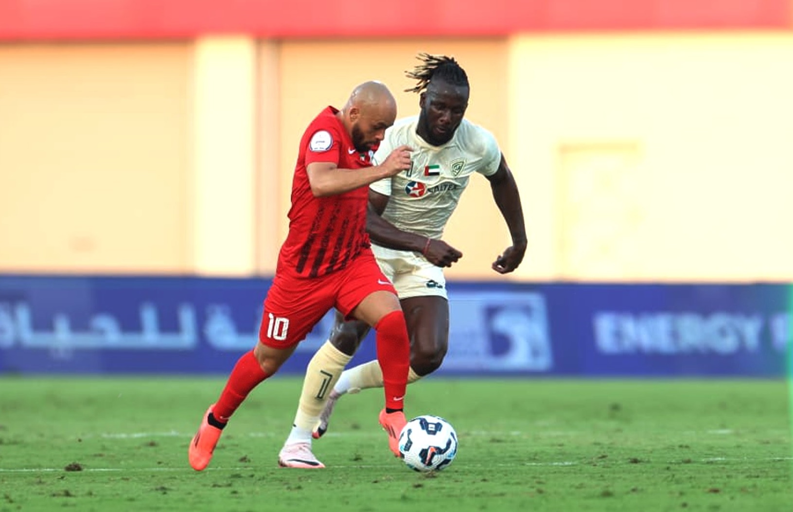 خورفكان يهزم البطائح.. توميتش في خطر