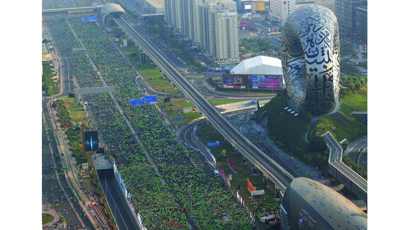 &laquo;تحدي دبي للجري&raquo; شهد مشاركة كبيرة من جميع الفئات. تصوير: زافيير ويلسون