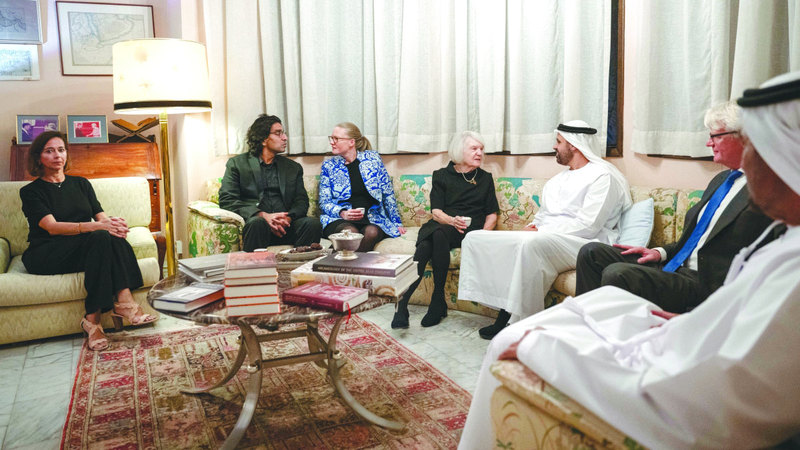 ذياب بن محمد خلال تقديم واجب العزاء. وام