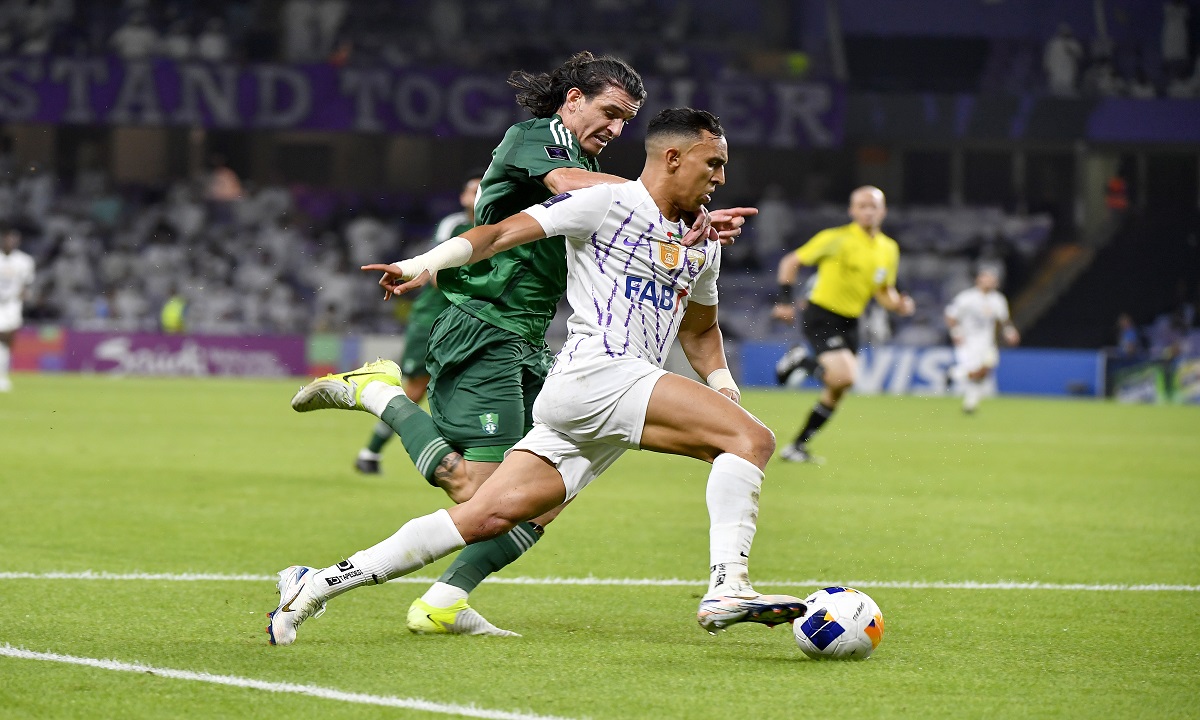 سفيان رحيمي ينافس على جائزة أفضل مهاجم في العالم