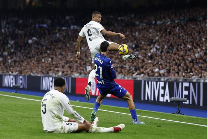 ريال مدريد يصالح جمهوره.. ومبابي "نجم المباراة"