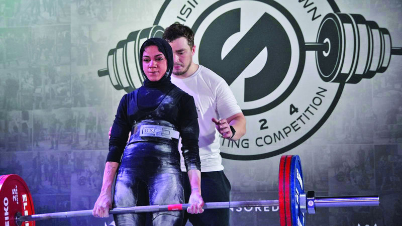 مريم عباس.. رفعت 100 كلغ بالصدفة فأصبحت بطلة آسيا للقوة البدنية