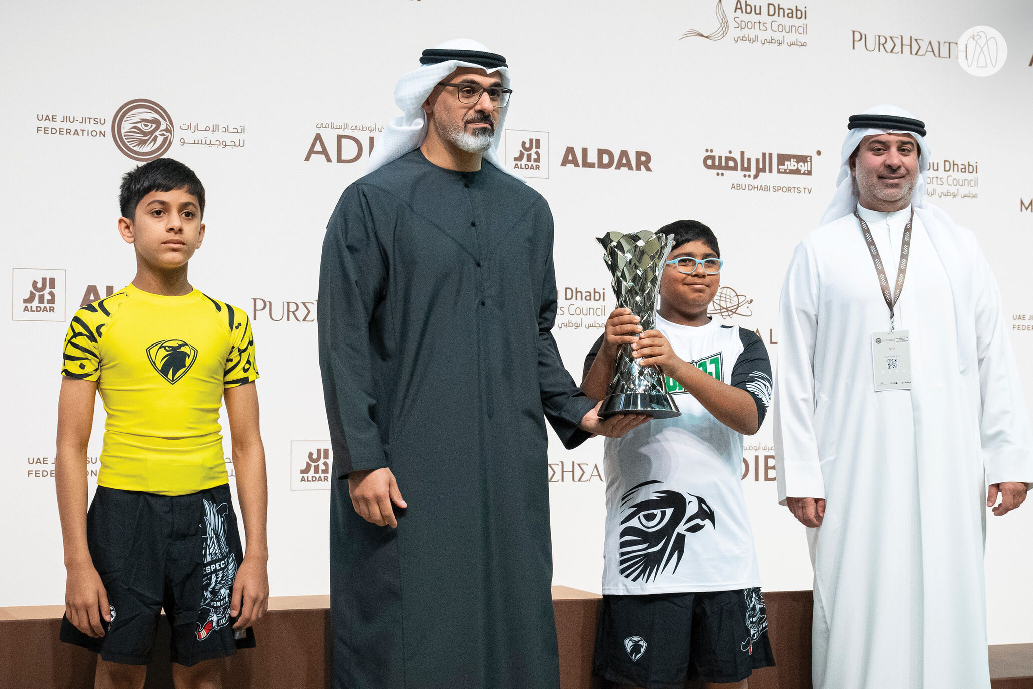 خالد بن محمد بن زايد يشهد ختام منافسات النسخة الأولى من بطولة خالد بن محمد بن زايد للجوجيتسو