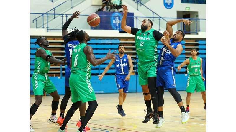 عتيق: «فريق البطولات» وراء فوز سلة شباب الأهلي على النصر