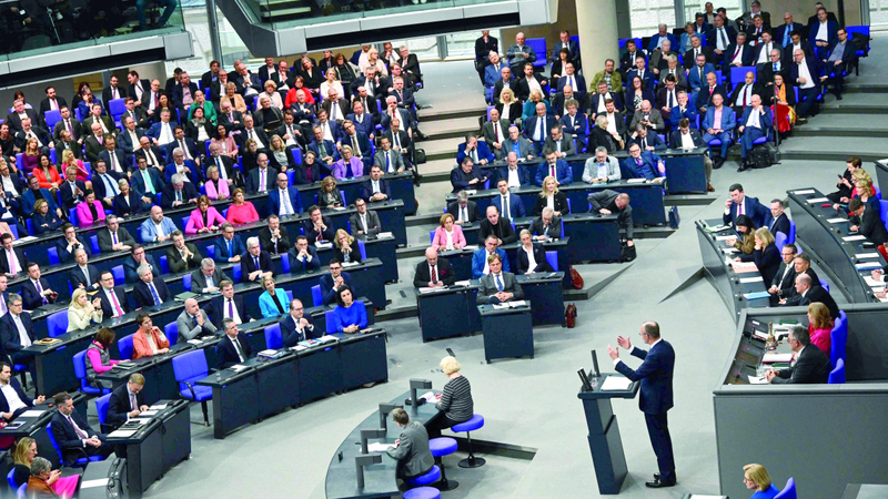 خلال جلسة التصويت على حجب الثقة عن حكومة شولتس. أ ف ب