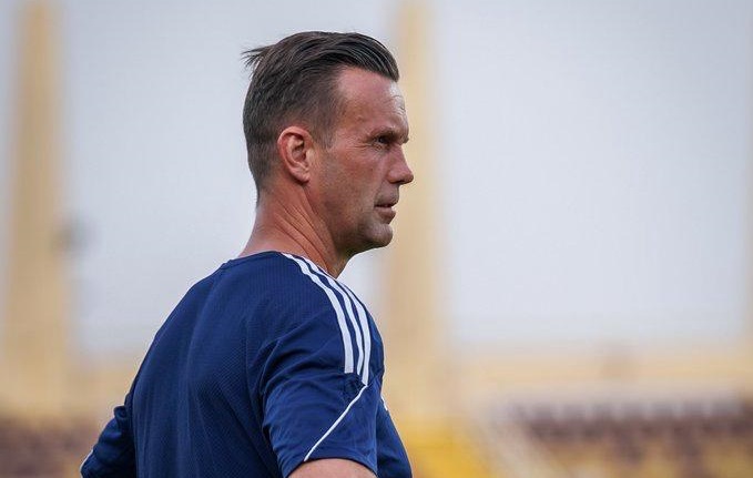 الوحدة يعلن إقالة المدرب روني ديلا