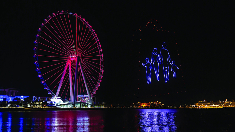 عروض الدرون تطل يومياً لتبهر زوار المهرجان. من المصدر