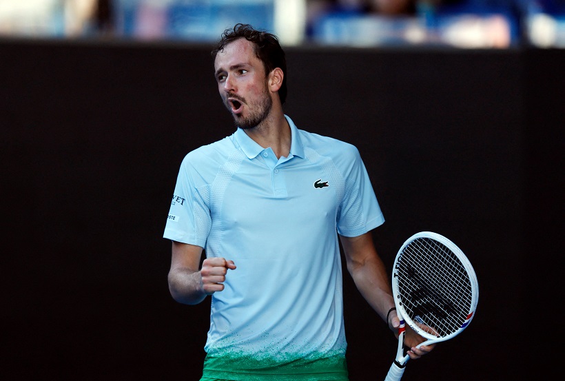 حطّم مضربه وكاميرا التصوير فدفع الثمن.. 76 ألف يورو (فيديو)